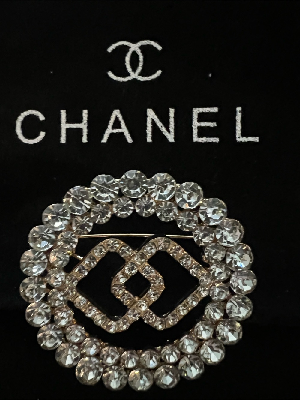 CHANEL Clear Crystal Double CC-Inspired Round Brooch - Picture 2 of 6